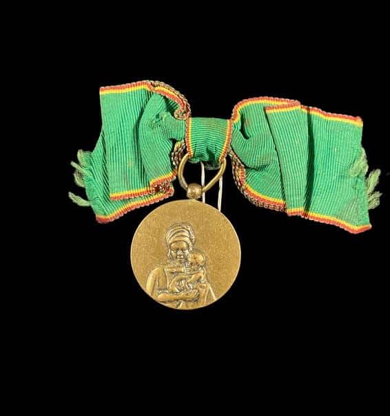 Zaire Maternal Merit 1st Class (Faux-Gold) Medal